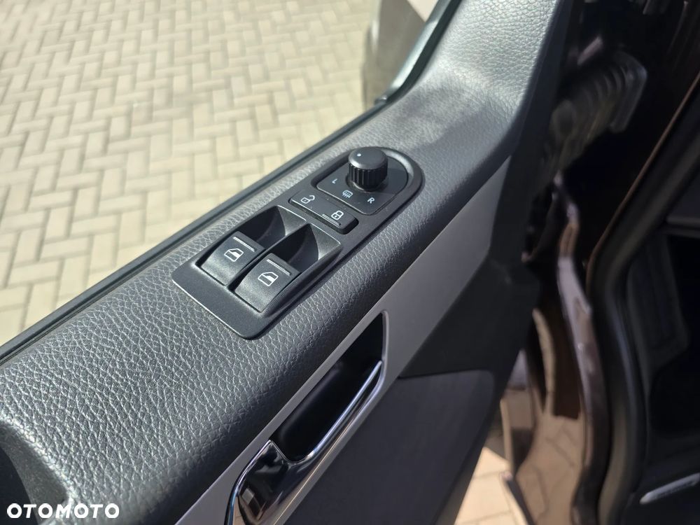 Volkswagen Multivan - 22