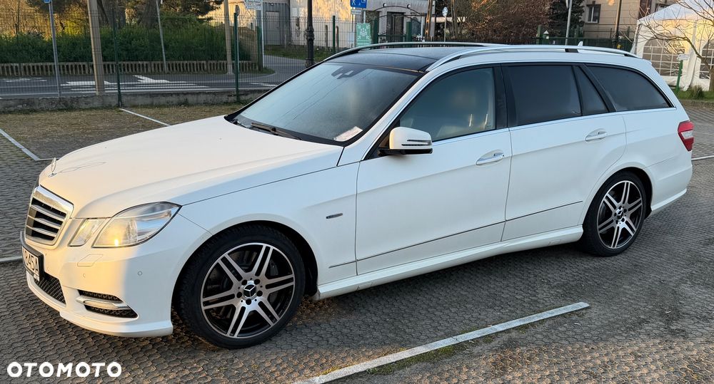 Mercedes-Benz Klasa E 500 4Matic BlueEFFICIENCY 7G-TRONIC Avantgarde - 22