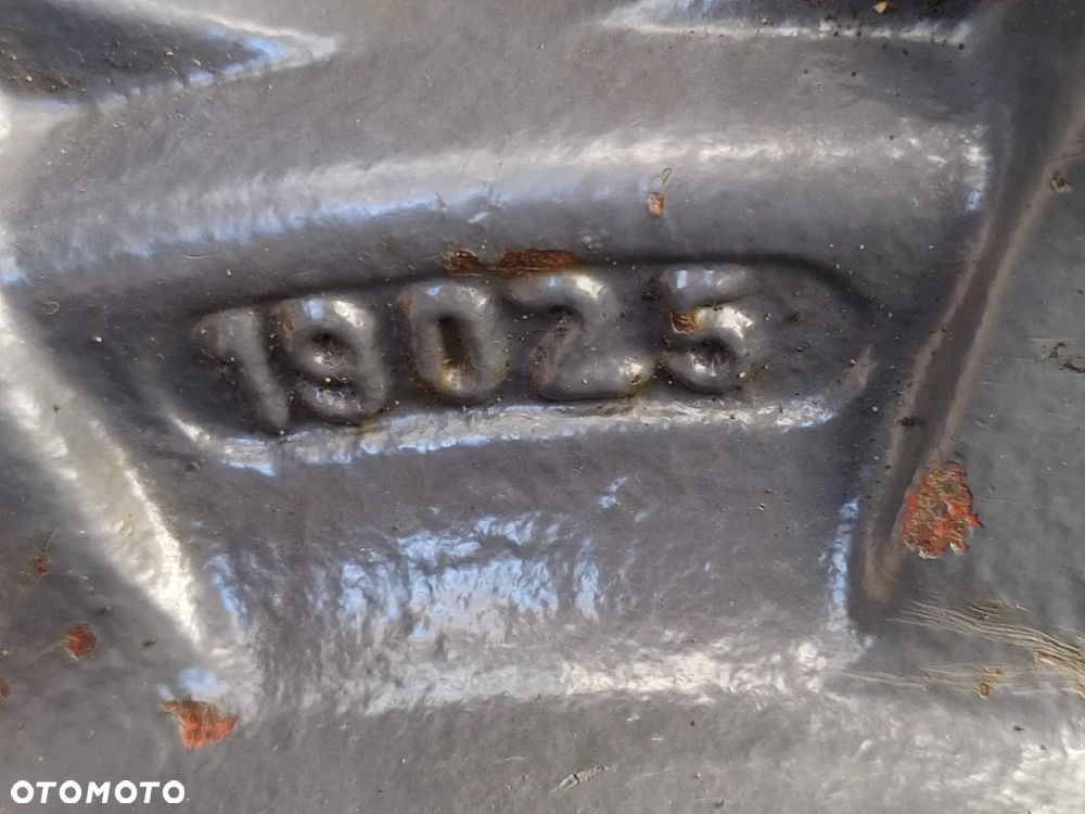 Zwolnica Zwrotnica Piasta 19025 Półoś NEW HOLLAND LB95 - 11