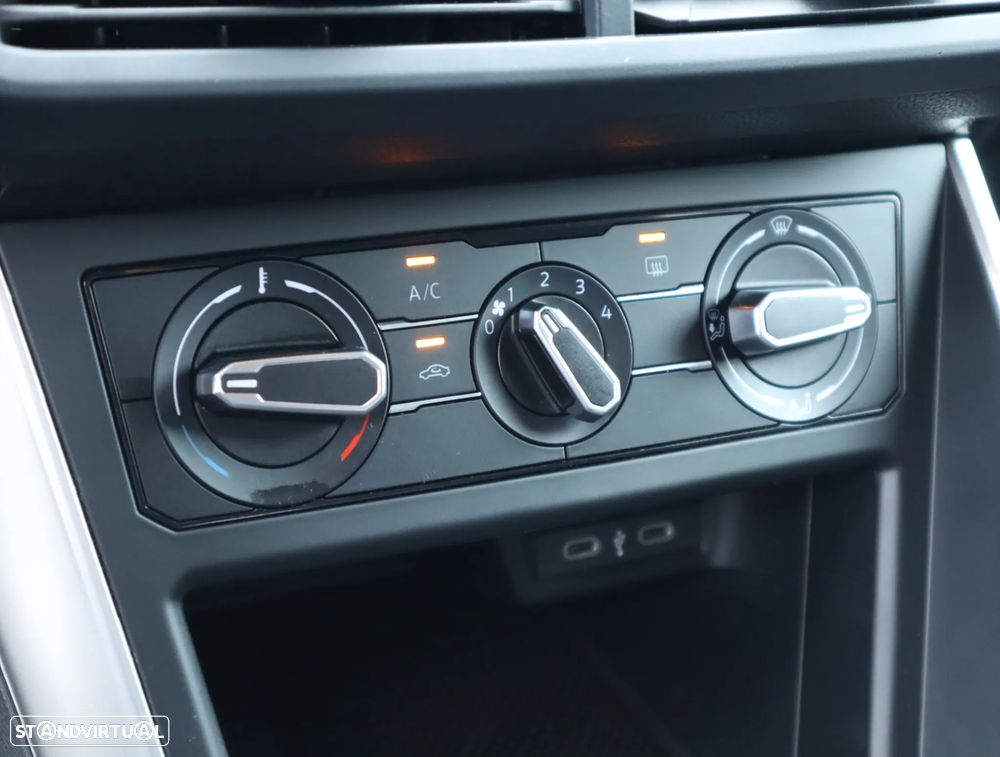 VW Polo 1.0 TSI Urban - 37