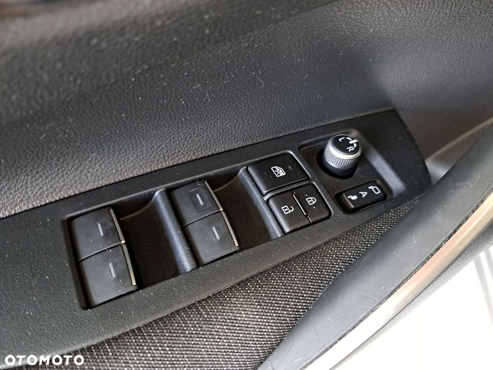 Toyota Corolla 1.8 Hybrid Comfort - 32