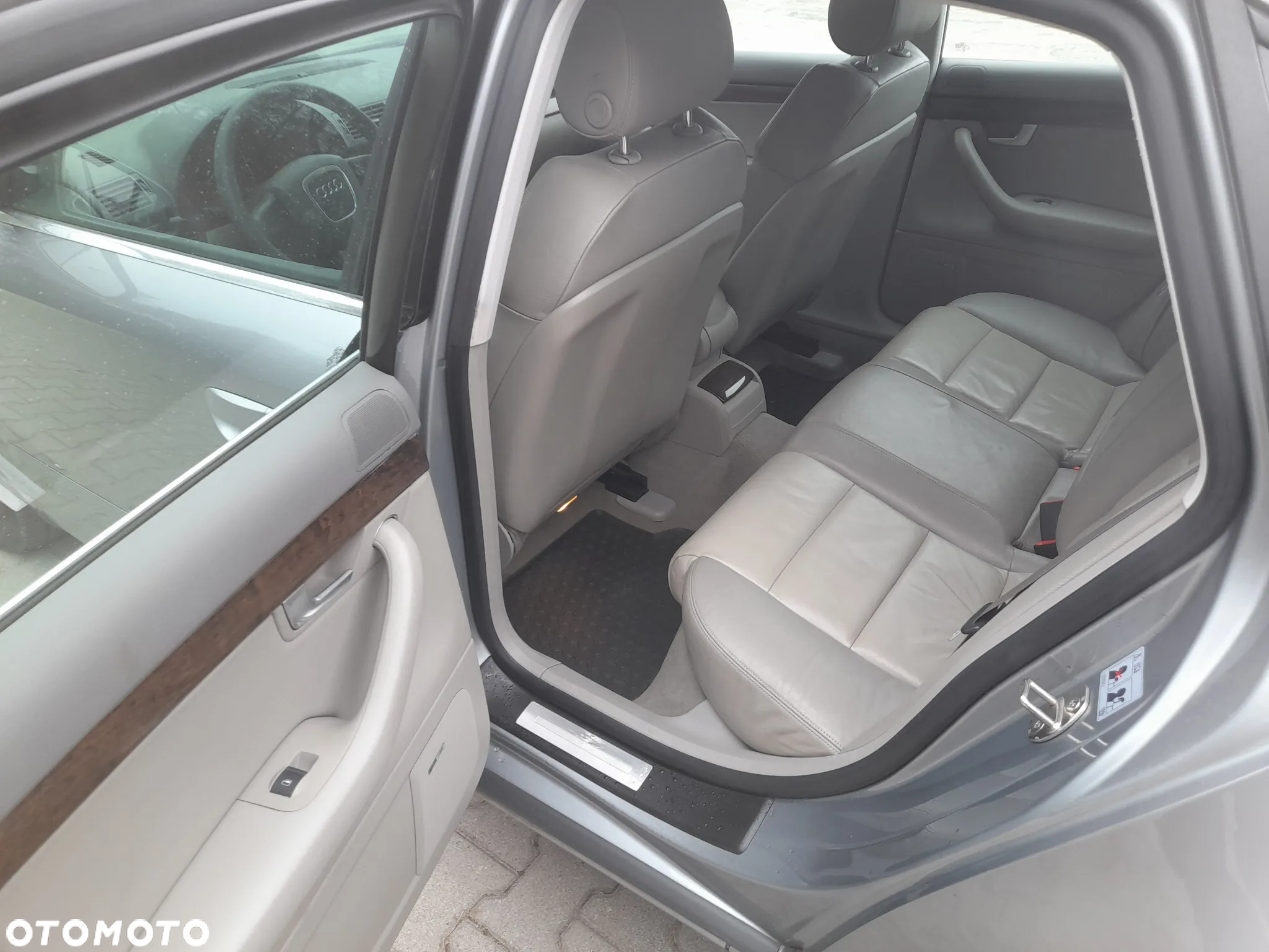 Audi A4 1.8 T quattro - 12