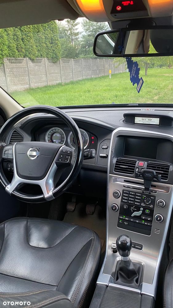 Volvo XC 60 D5 AWD Momentum - 2