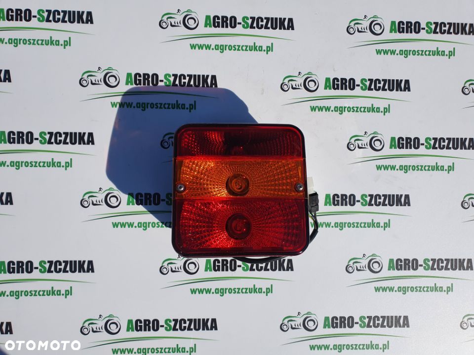 ORYGINALNA LAMPA TYŁ ZESPOLONA Z ŻARÓWKAMI FARMTRAC - 1