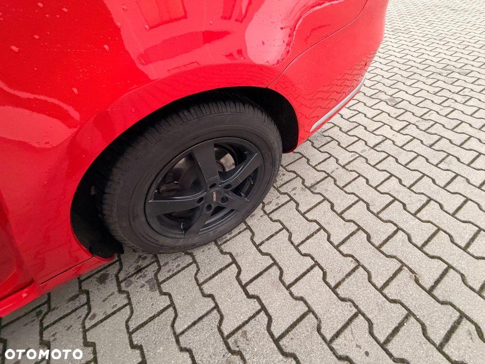 Volkswagen Passat Variant 2.0 TDI DPF Sportline - 11