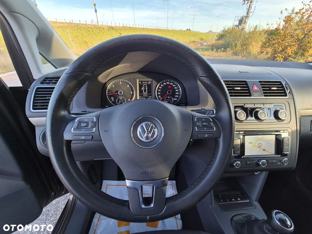 Volkswagen Touran - 29