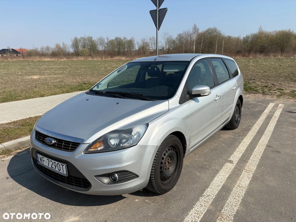 Ford Focus 1.6 Ambiente - 2