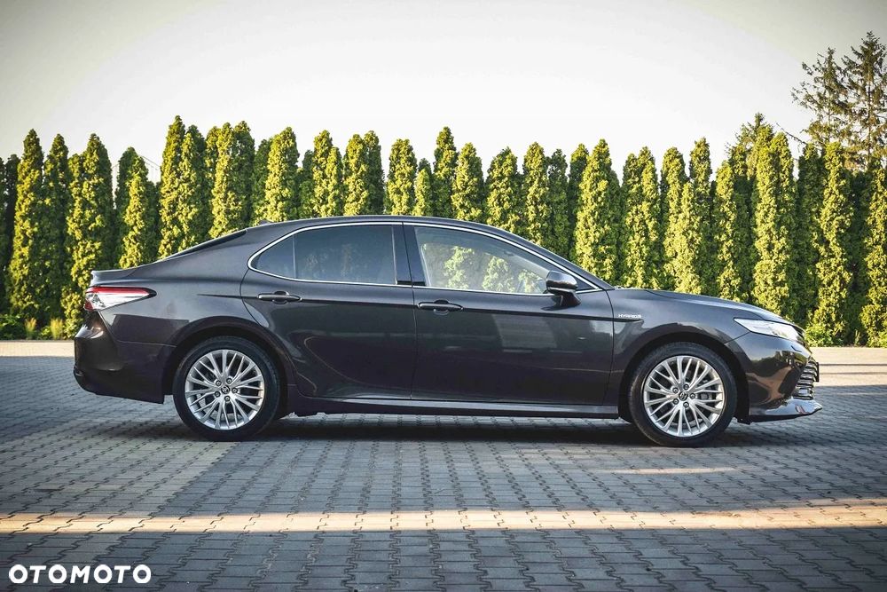 Toyota Camry 2.5 Hybrid Executive CVT - 10