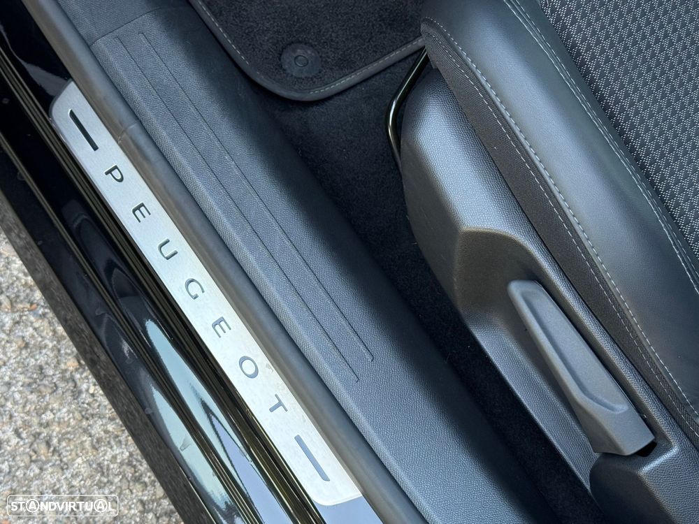 Peugeot e-208 50 kWh GT - 34