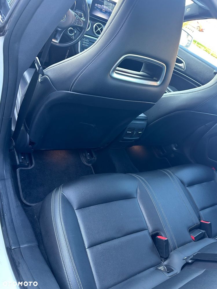 Mercedes-Benz CLA 250 4Matic 7G-DCT Sport - 9