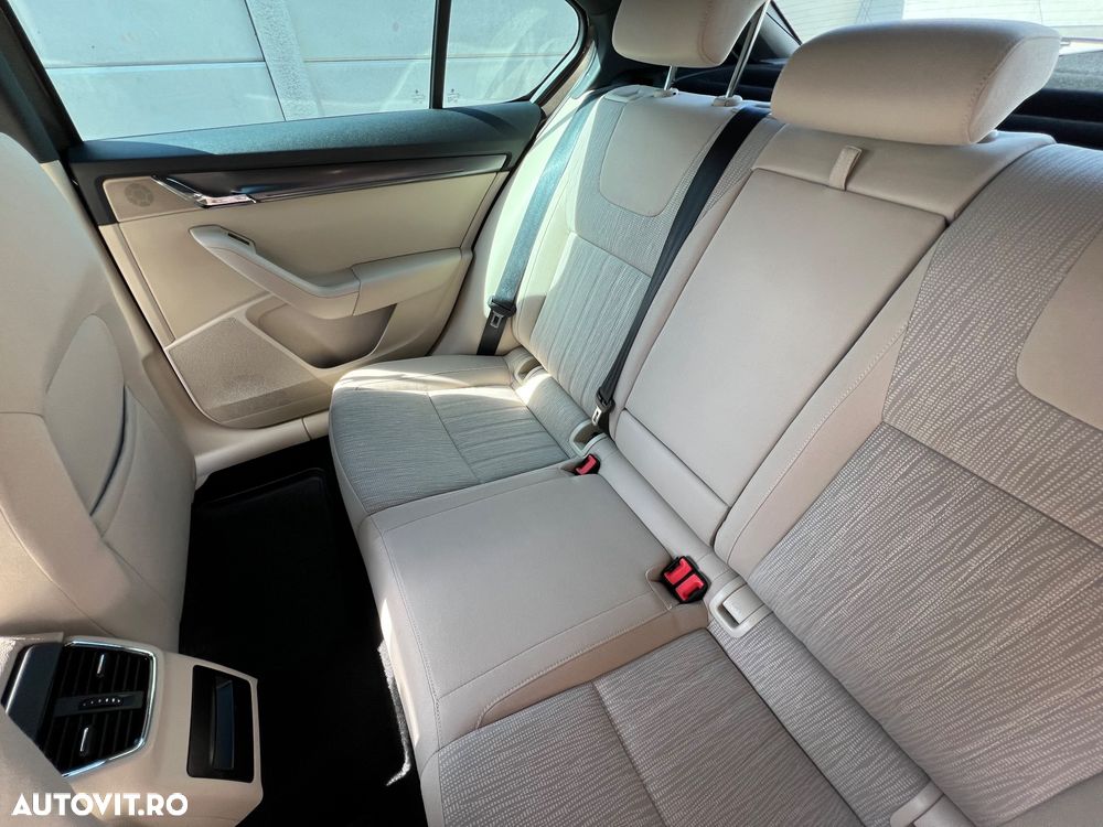 Skoda Octavia 2.0 TDI DSG Style - 12