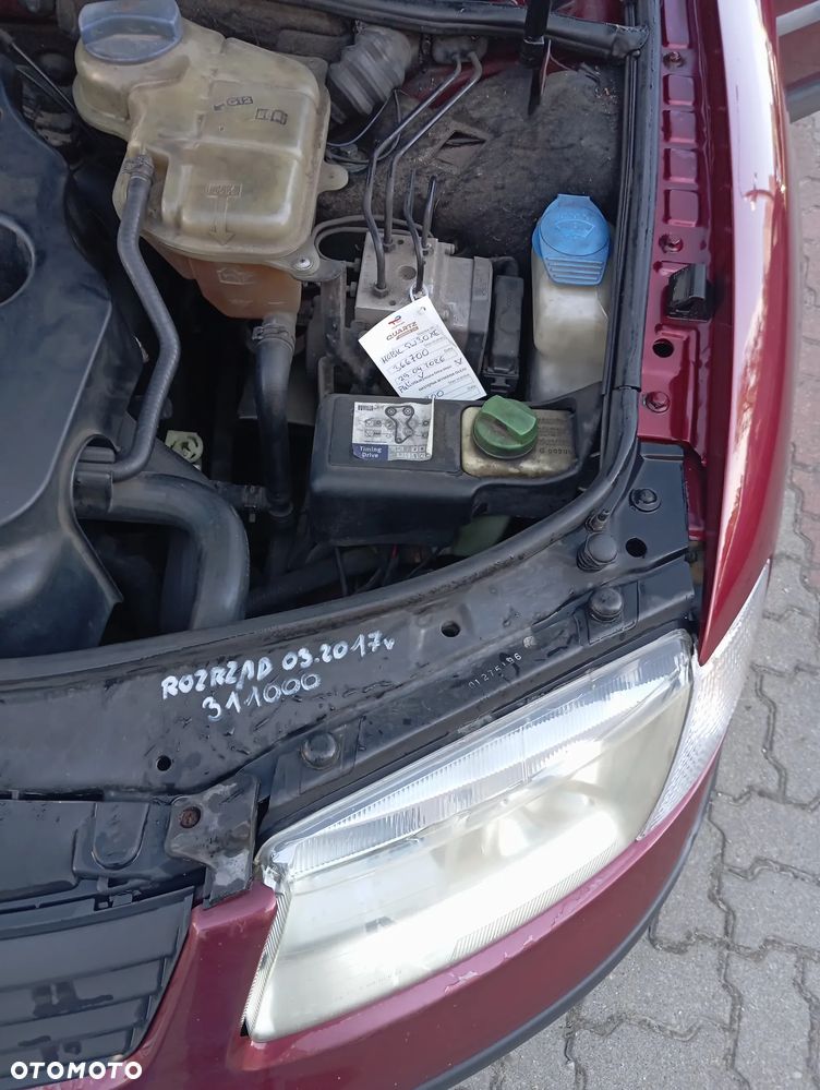 Volkswagen Passat 1.9 TDI Highline - 6