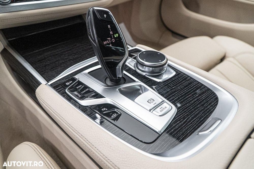 BMW Seria 7 730d xDrive - 38