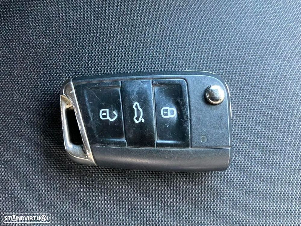 Volkswagen T-Roc 1.5 TSI Sport DSG — fotografia 19