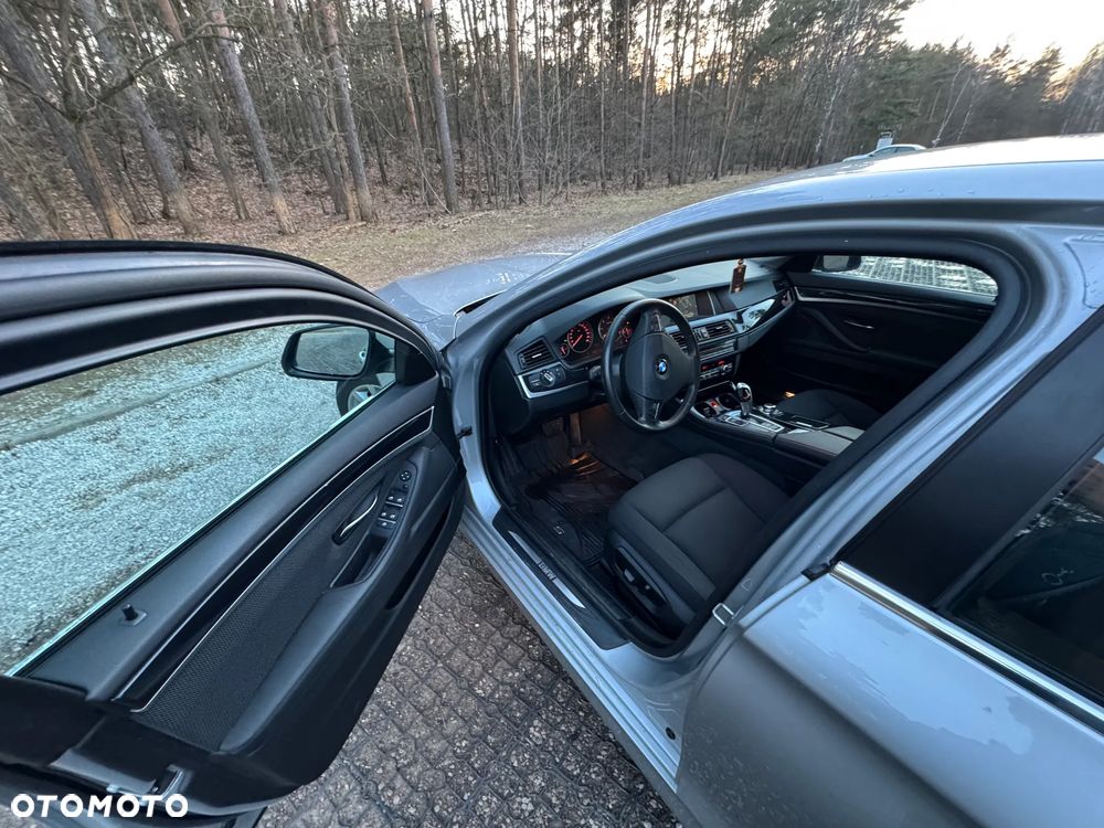 BMW Seria 5 525d - 6