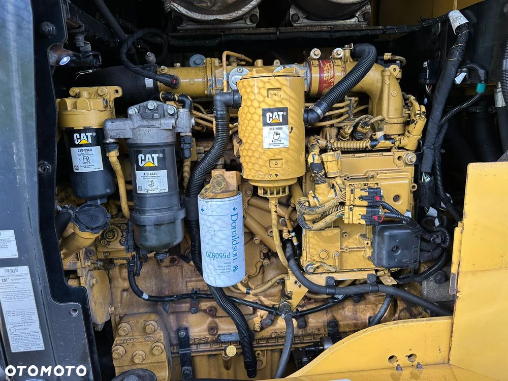 Caterpillar 938M - 18