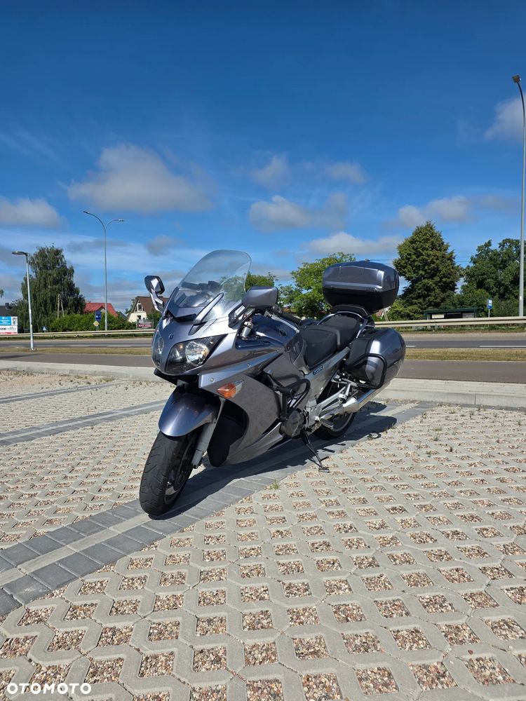 Yamaha FJR - 6