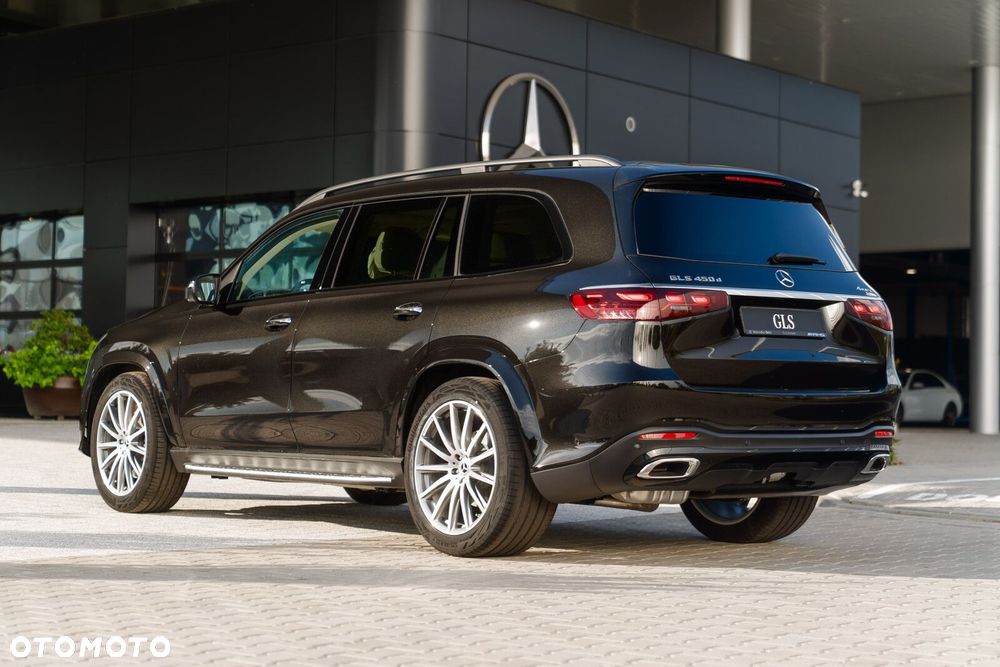 Mercedes-Benz GLS - 11