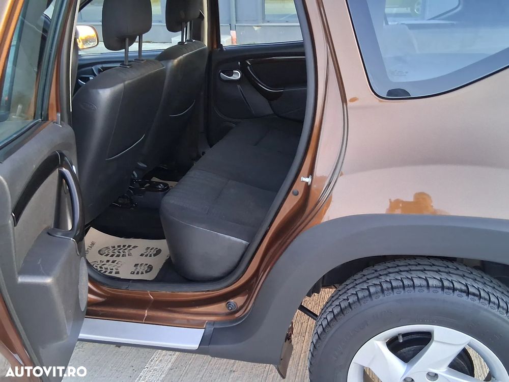 Dacia Duster SCe 115 4x4 Laureate - 5