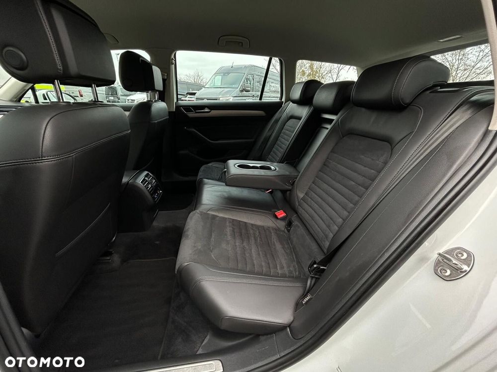 Volkswagen Passat - 17
