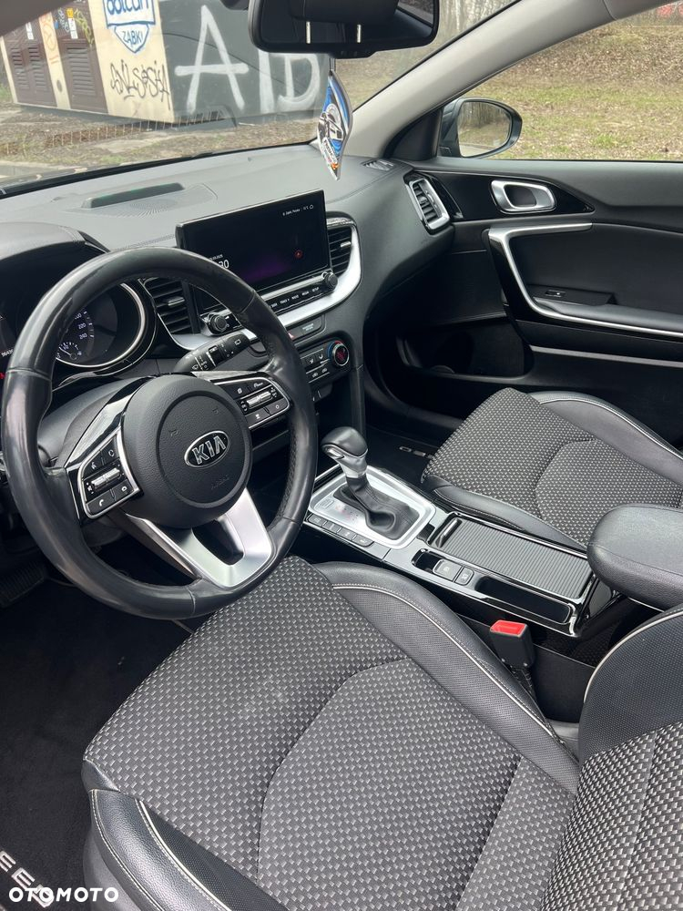 Kia Ceed - 12