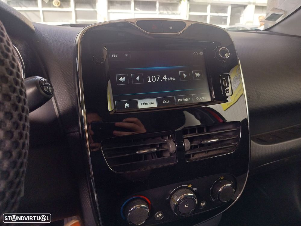 Renault Clio Sport Tourer 0.9 TCE Dynamique S - 7