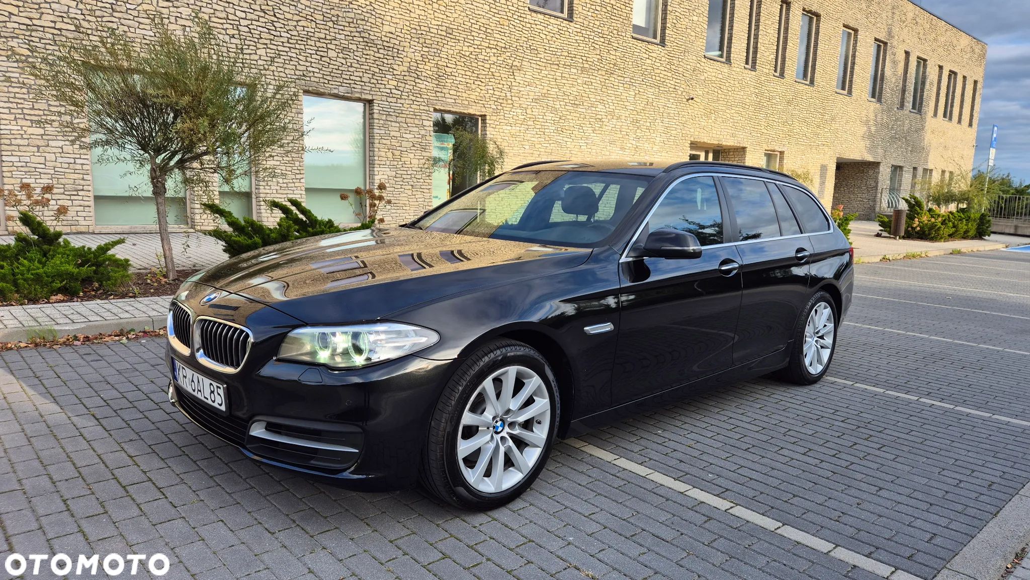 BMW Seria 5 520d xDrive Touring - 1