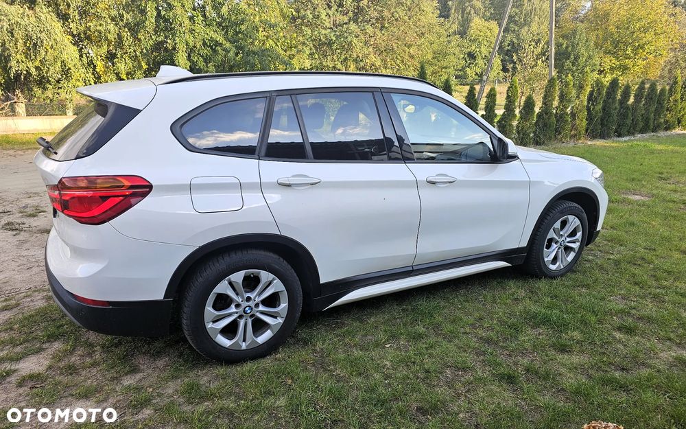 BMW X1 xDrive18d Sport Line sport - 6