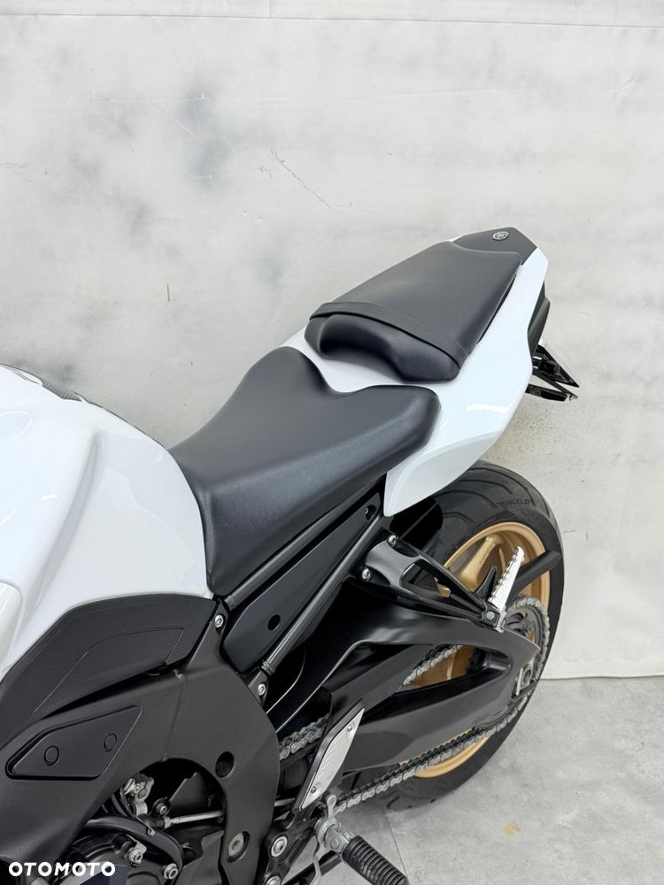 Yamaha FZ8 - 15