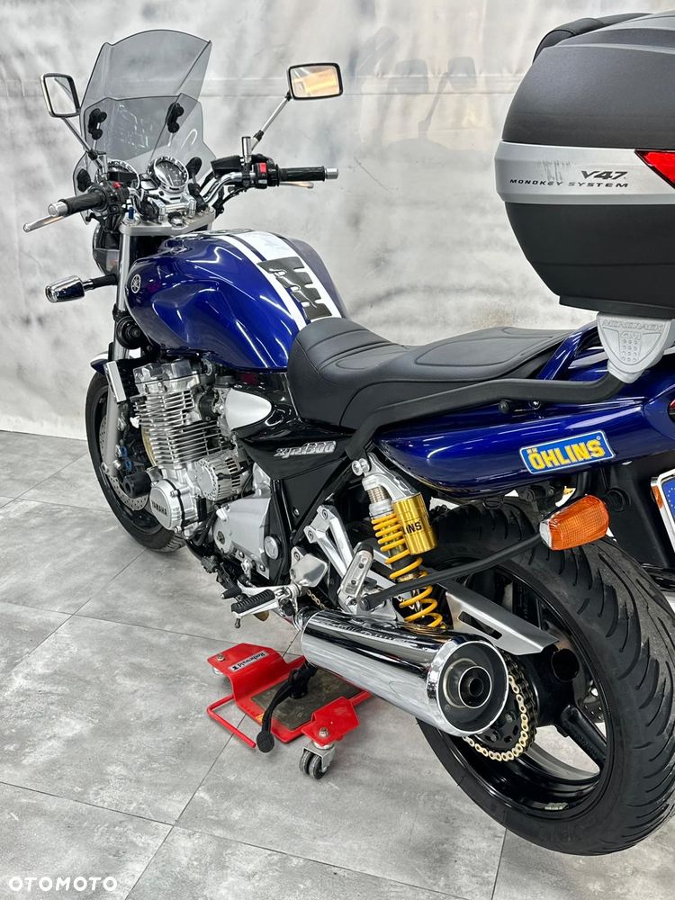 Yamaha XJR - 3