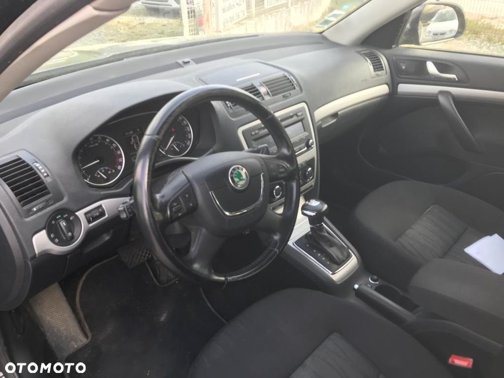 Peugeot 208 1.2 PureTech GPF Allure S&S - 18