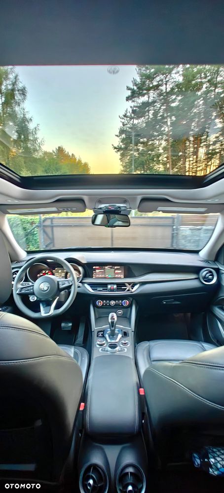 Alfa Romeo Stelvio 2.0 Turbo Veloce TI Q4 - 11