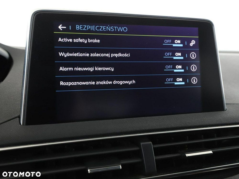 Peugeot 3008 225 e-EAT8 Allure - 27