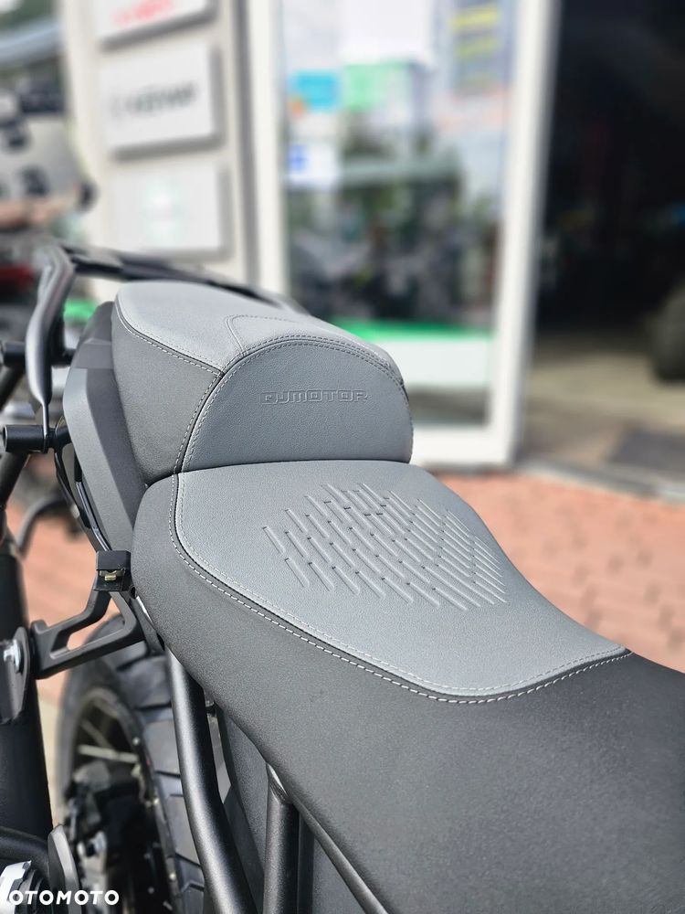 QJMOTOR SRT 600SX - 6