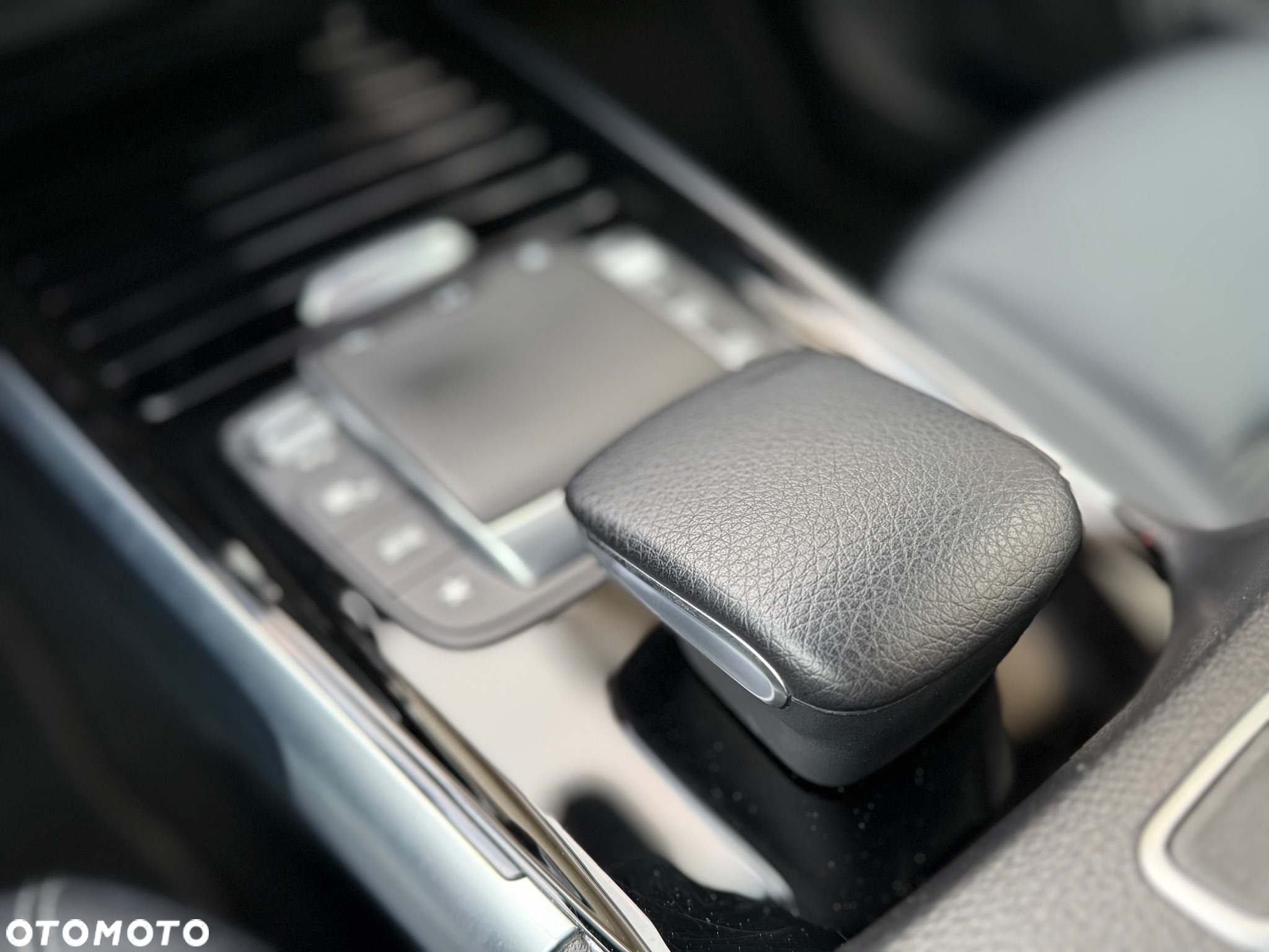 Mercedes-Benz GLB 200 d 8G-DCT Progressive - 33