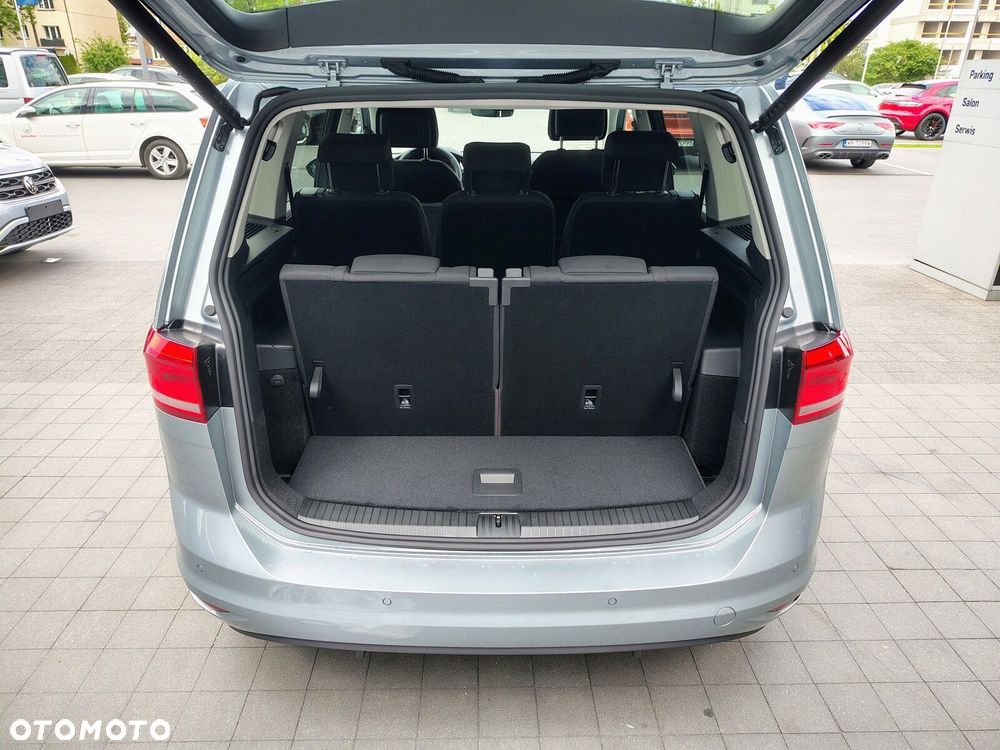Volkswagen Touran - 8