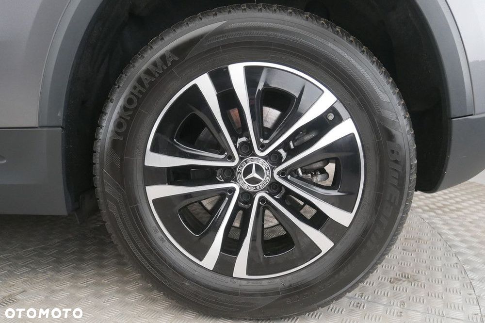 Mercedes-Benz GLA - 13