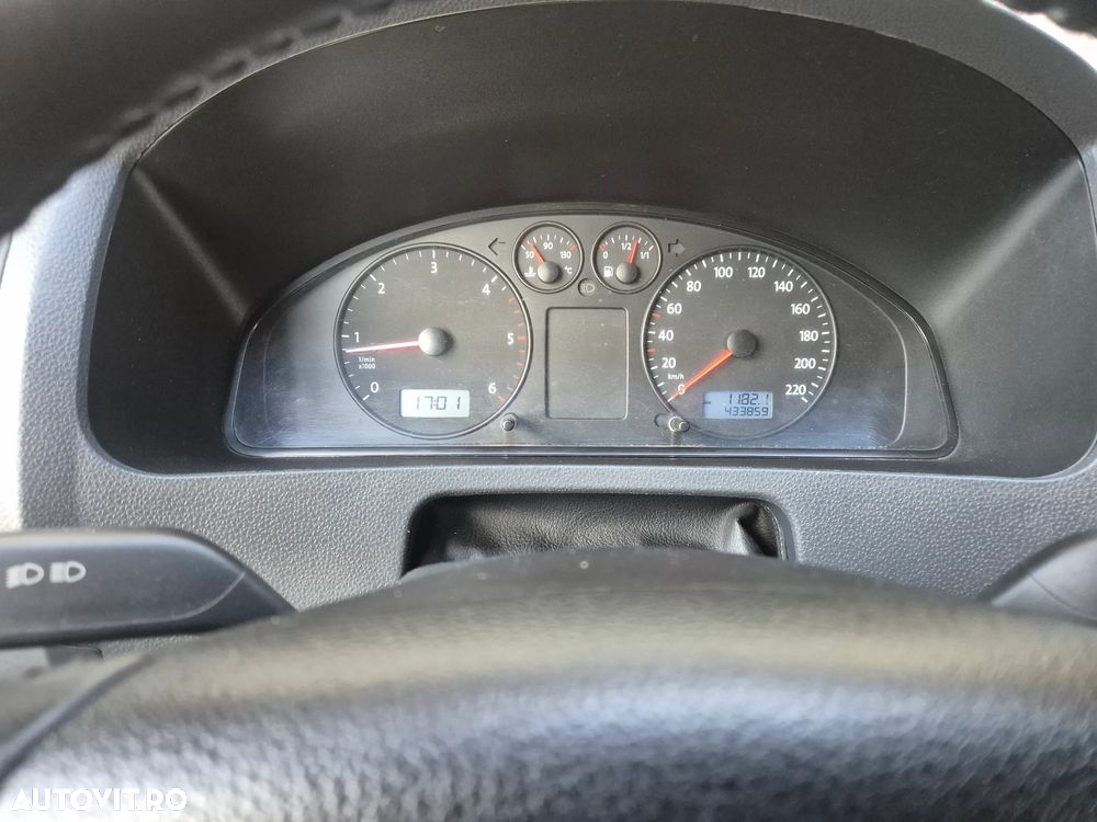 Volkswagen Caravelle - 12