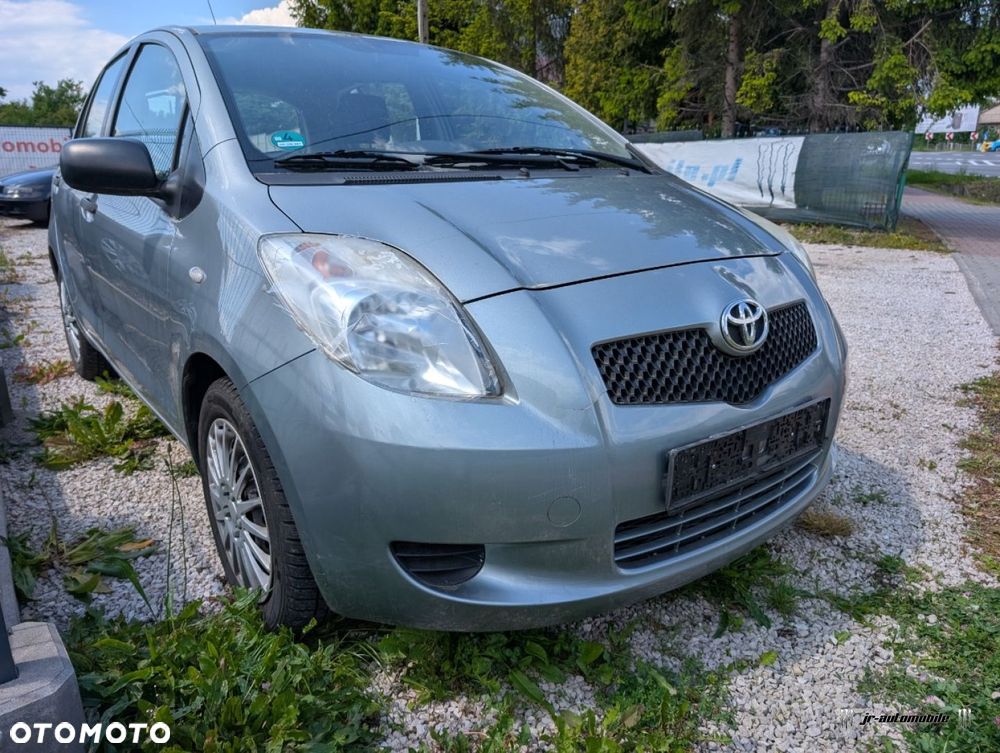Toyota Yaris - 10