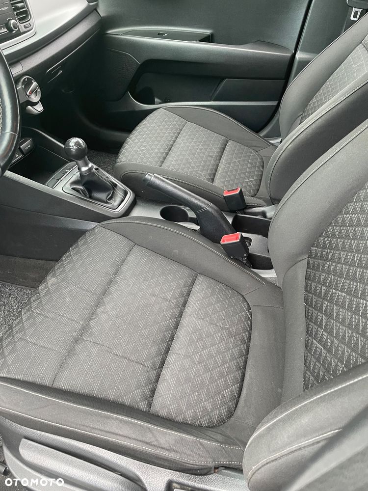 Kia Rio 1.2 Attract - 29