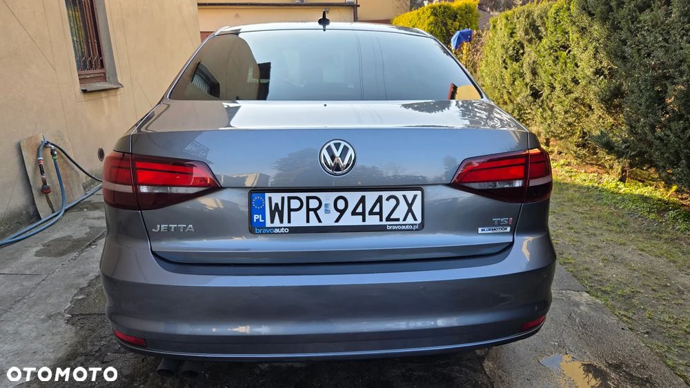 Volkswagen Jetta - 5