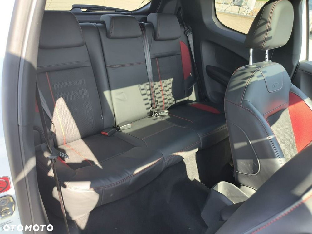 Peugeot 208 - 15