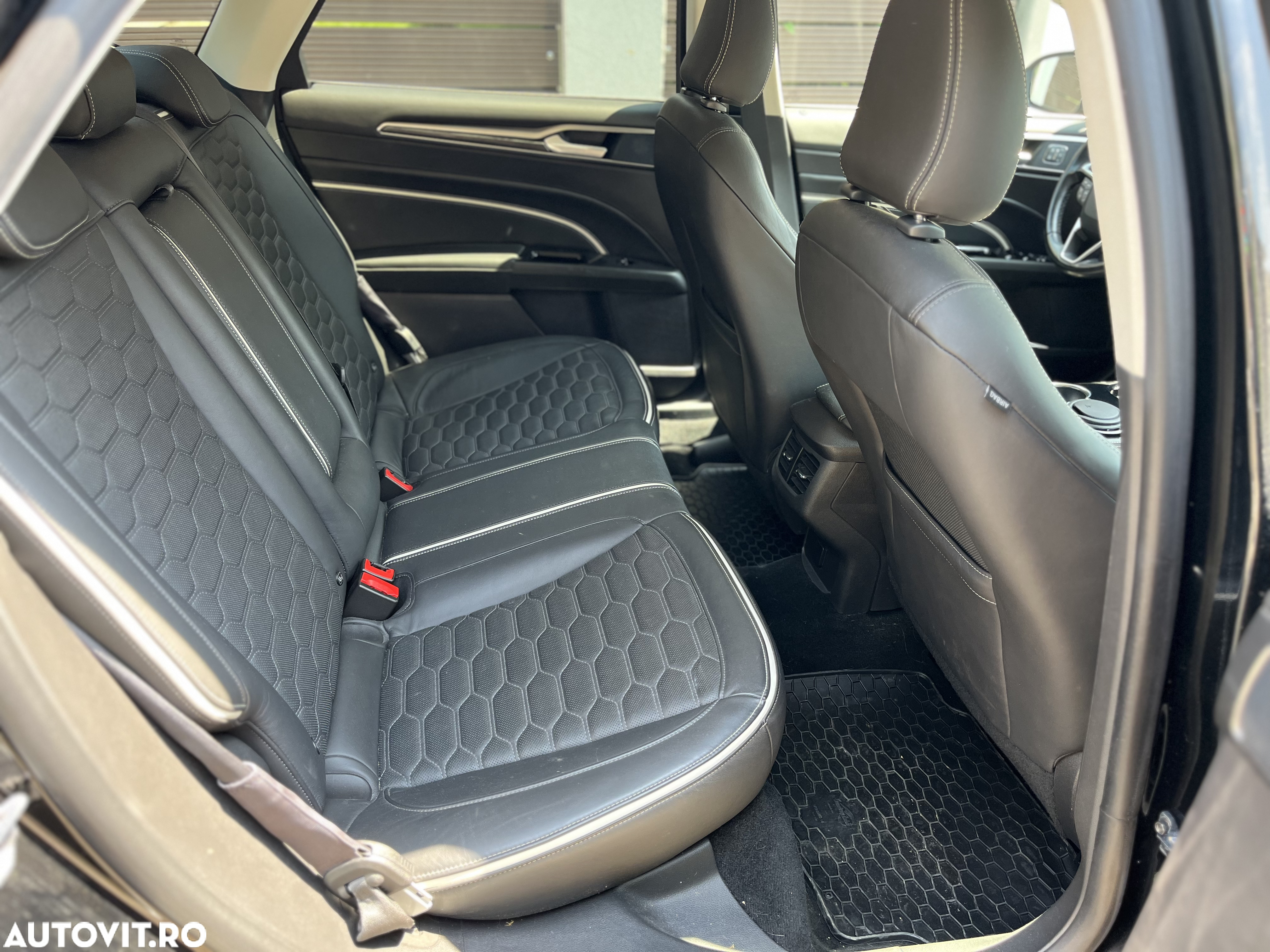 Ford Mondeo 2.0 HEV Vignale - 13