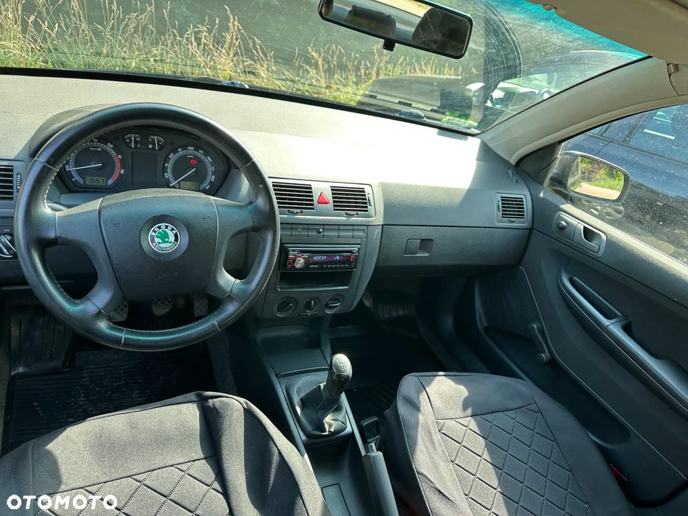 Skoda Fabia 1.2 HTP Sedan Classic - 14