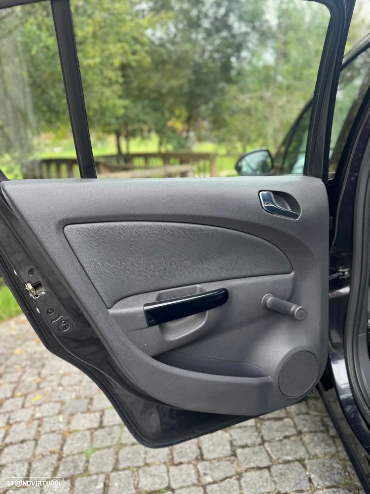 Opel Corsa 1.2 Cosmo - 15