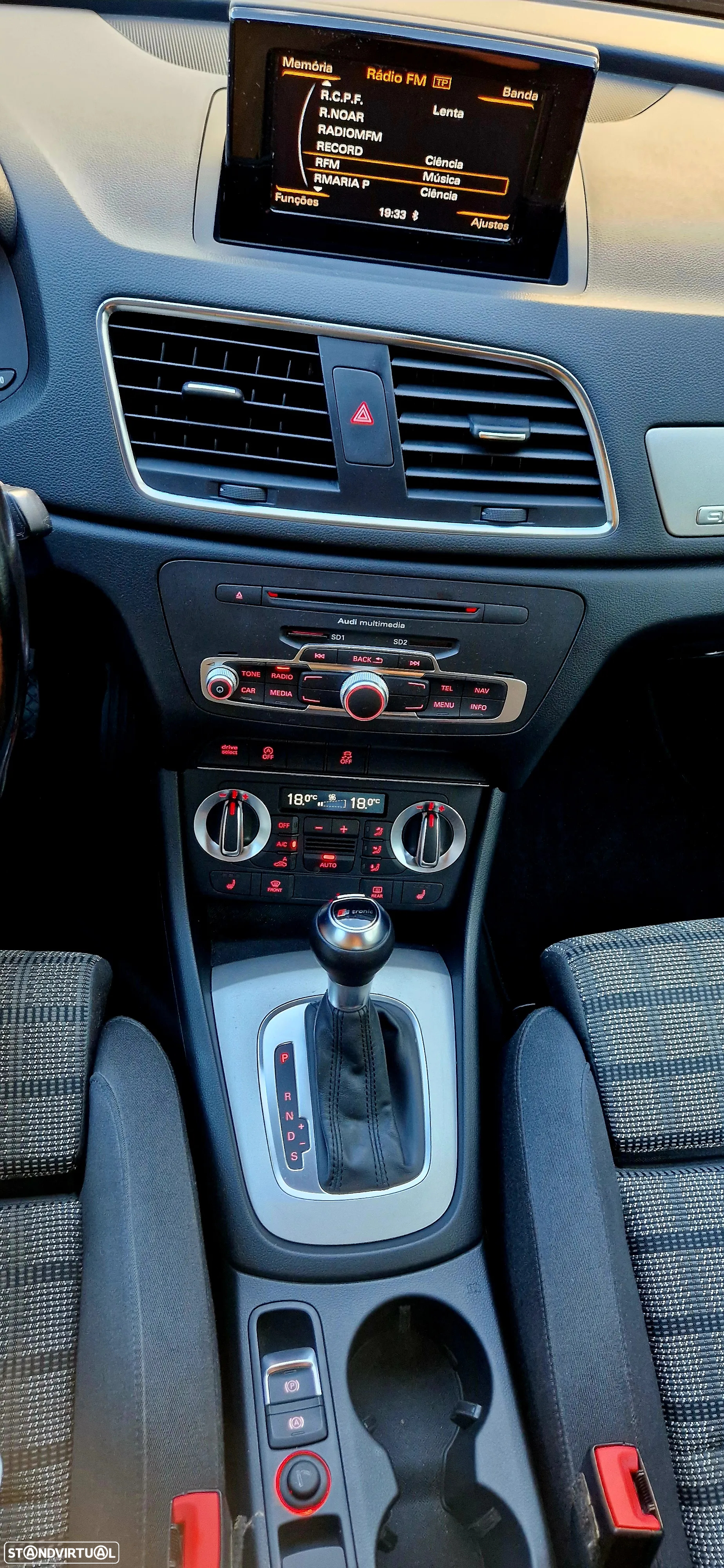 Audi Q3 2.0 TDI quattro Business Line S-line S-tronic - 12