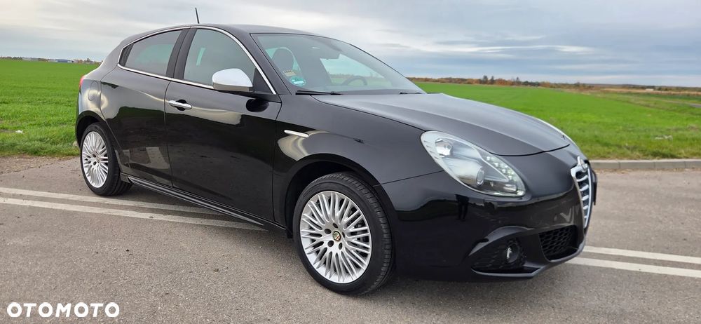 Alfa Romeo Giulietta 2012 photo 2