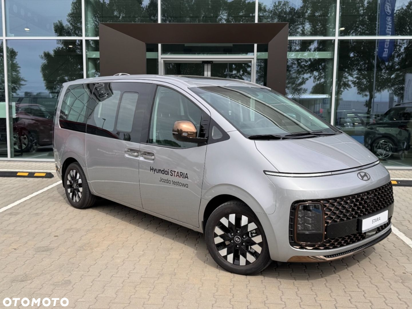 Hyundai Staria - 8