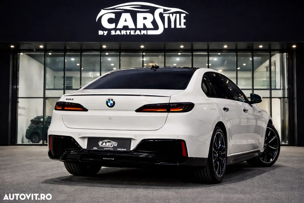 BMW Seria 7 740d xDrive MHEV - 11