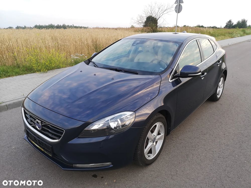 Volvo V40 D3 Momentum - 1